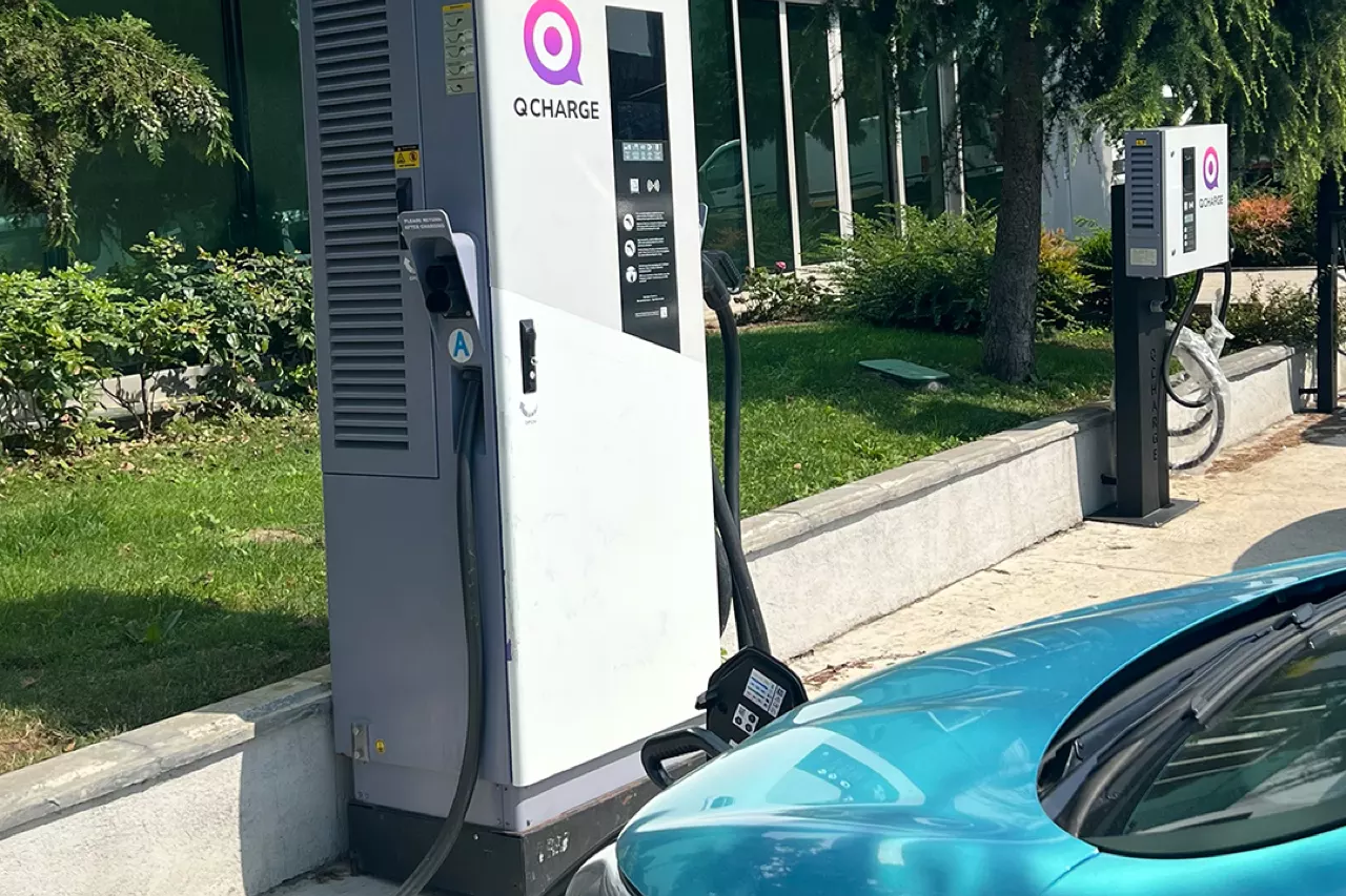 Q Charge