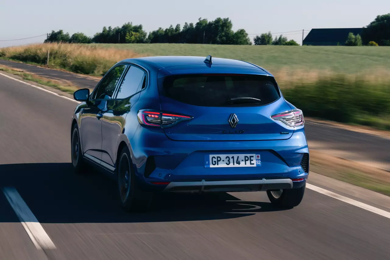 clio rear view