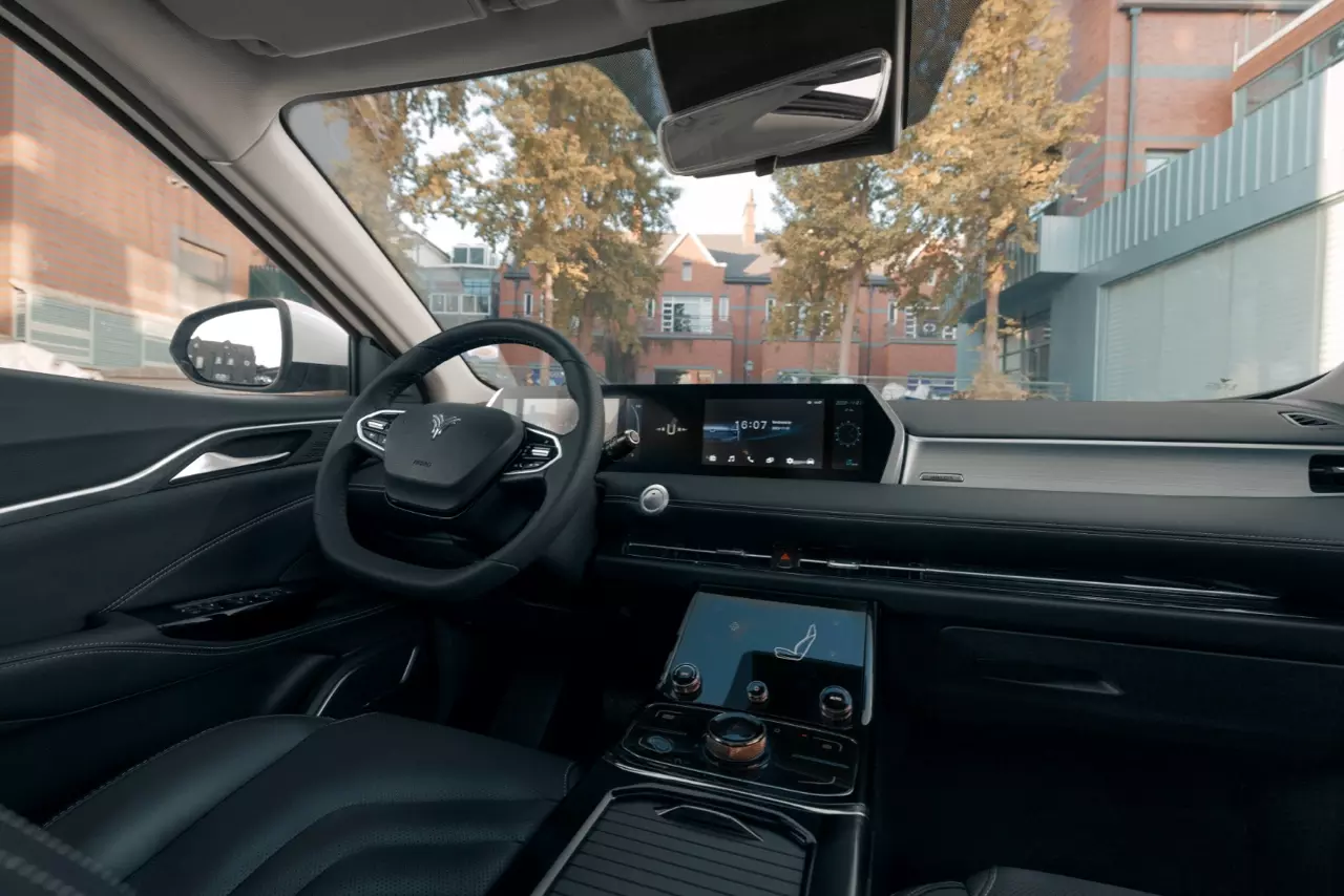 Neta U Interior