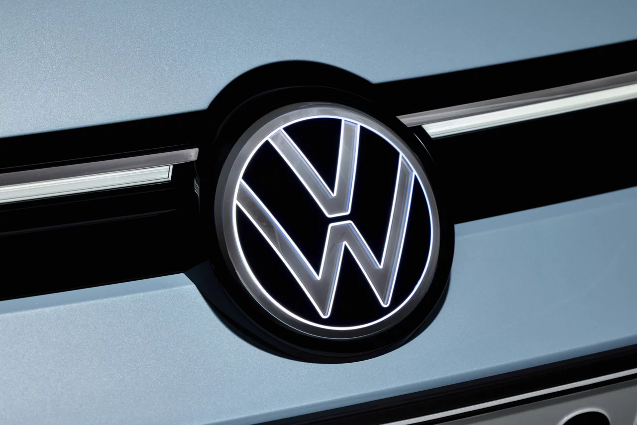 VW Golf Aydınlatmalı Amblem