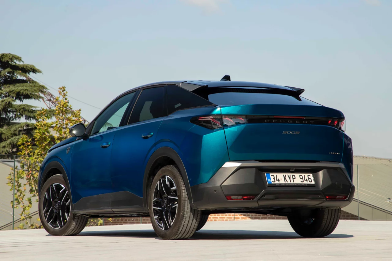 Yeni Peugeot 3008 Back